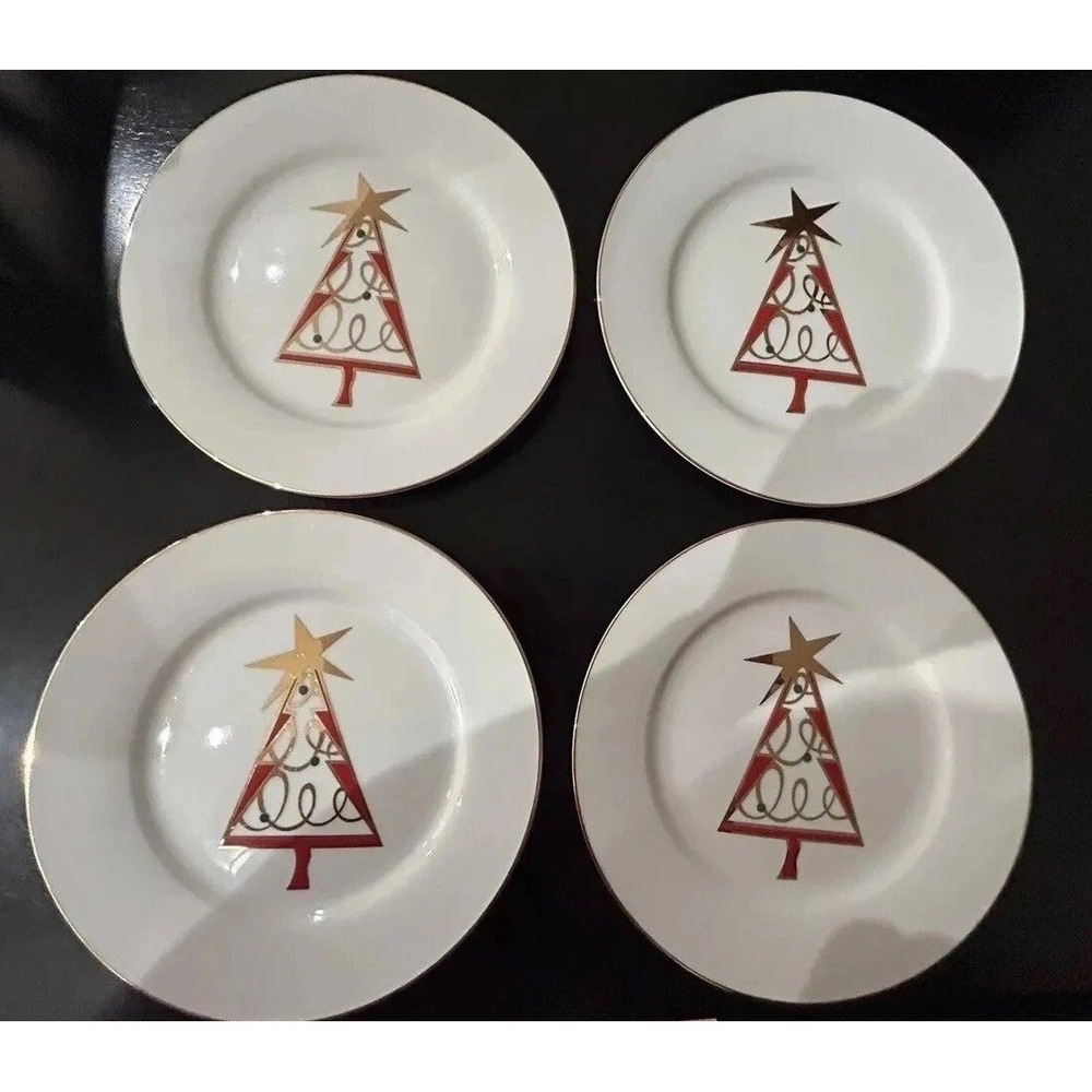 Pier One Plate Set Christmas Tree 4 Lunch Salad Dessert Appetizer Red Gold